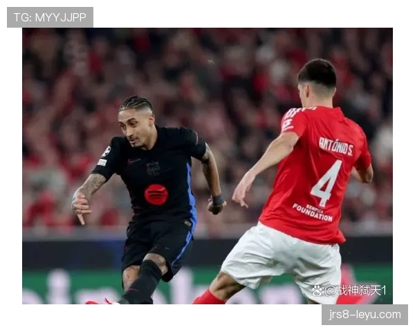 拉菲尼亚闪电突破再送助攻,成为球队边路制胜法宝 拉菲尼亚闪电突破再送助攻,成为球队边路制胜法宝