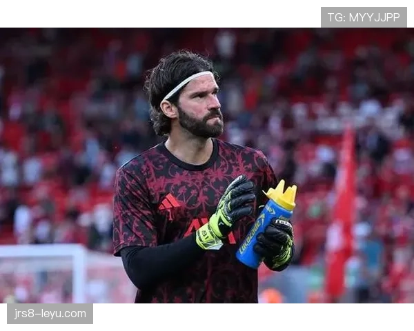 阿利松荣膺英超赛季最佳潜力球员,未来表现备受期待 阿利松荣膺英超赛季最佳潜力球员,未来表现备受期待