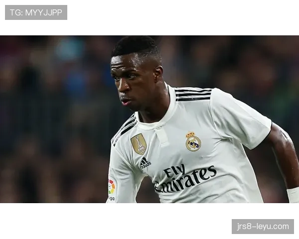 登贝莱与维尼修斯:突破能力与进攻效率对比分析 登贝莱与维尼修斯:突破能力与进攻效率对比分析