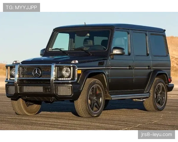 皮克退役后天天晒豪车游艇，前队友还在为保级拼命